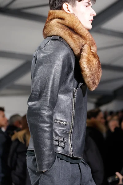 Look 35